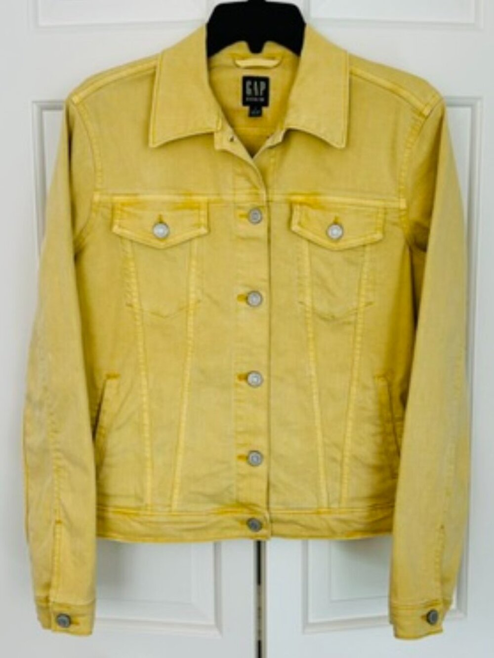 GAP Faded Yellow Icon Trucker Jean Jacket | Size Medium | Style 542310